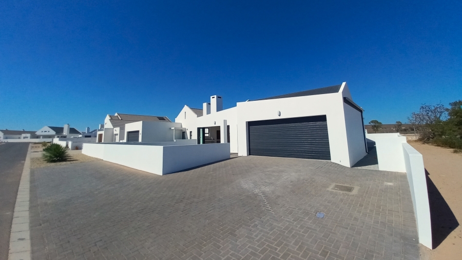 3 Bedroom Property for Sale in Brittania Beach Estate Western Cape